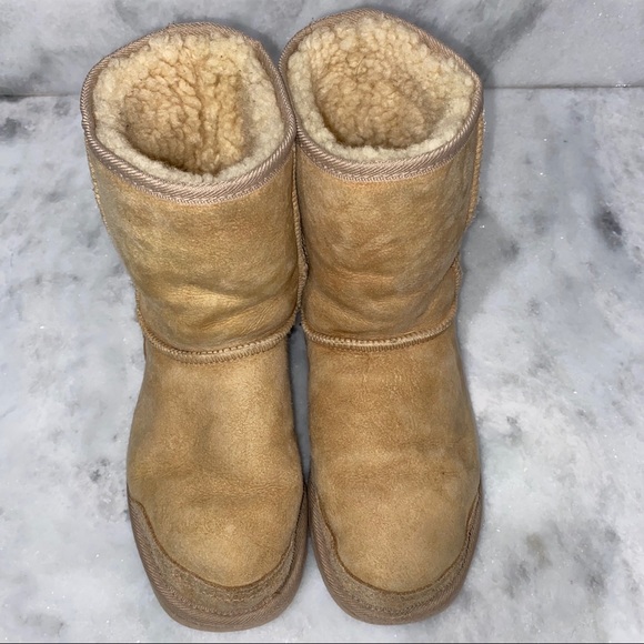 UGG Shoes - UGG SIZE 8 TAN BOOTS